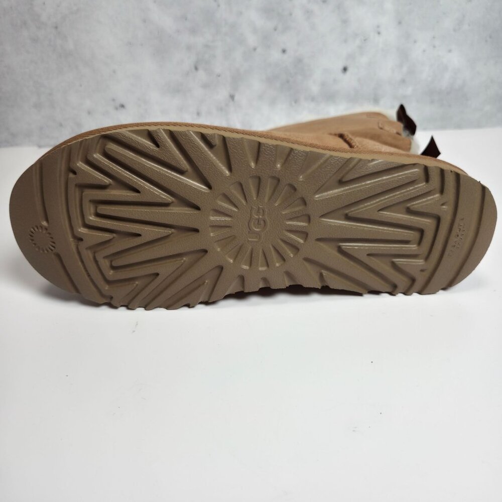 UGG W Bailey Bow II Boots Womens Size 8 Tan Sheepskin Suede Winter - Picture 9 of 9